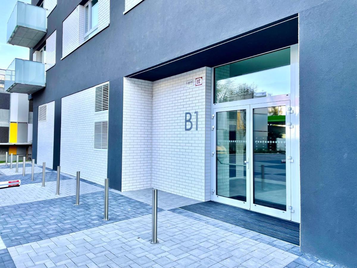 Kamzik Apartamento Bratislava Exterior foto